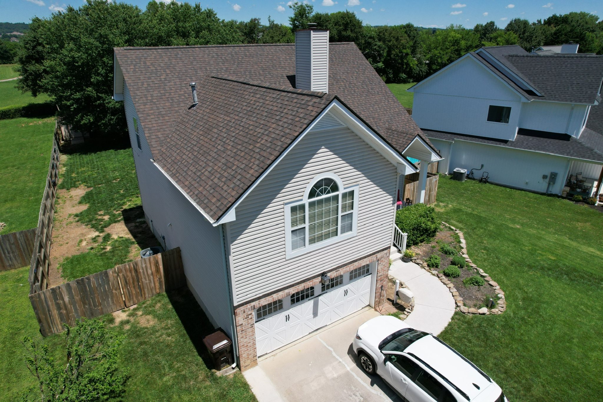 After photo of new roof replacement in Fountain City, TN with CertainTeed Landmark PRO Shenandoah shingles.