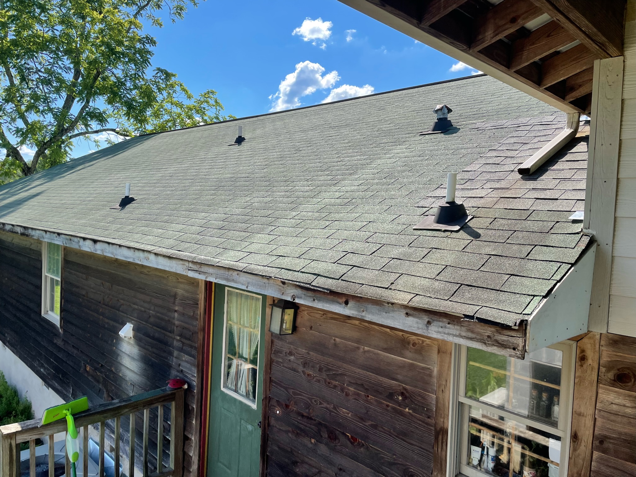 How Long Does a Shingle Roof Last in Knoxville’s Climate? How Long Does a Shingle Roof Last in Knoxville’s Climate?